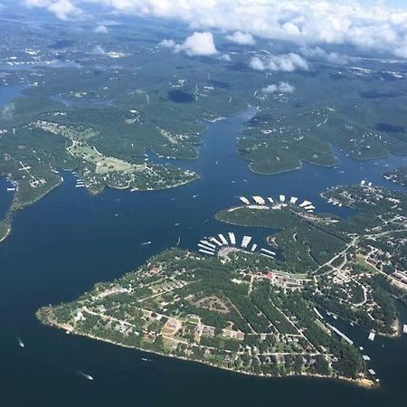 Lakefront And Lake View Indian Point Condo With Boat Slip Бренсън Екстериор снимка