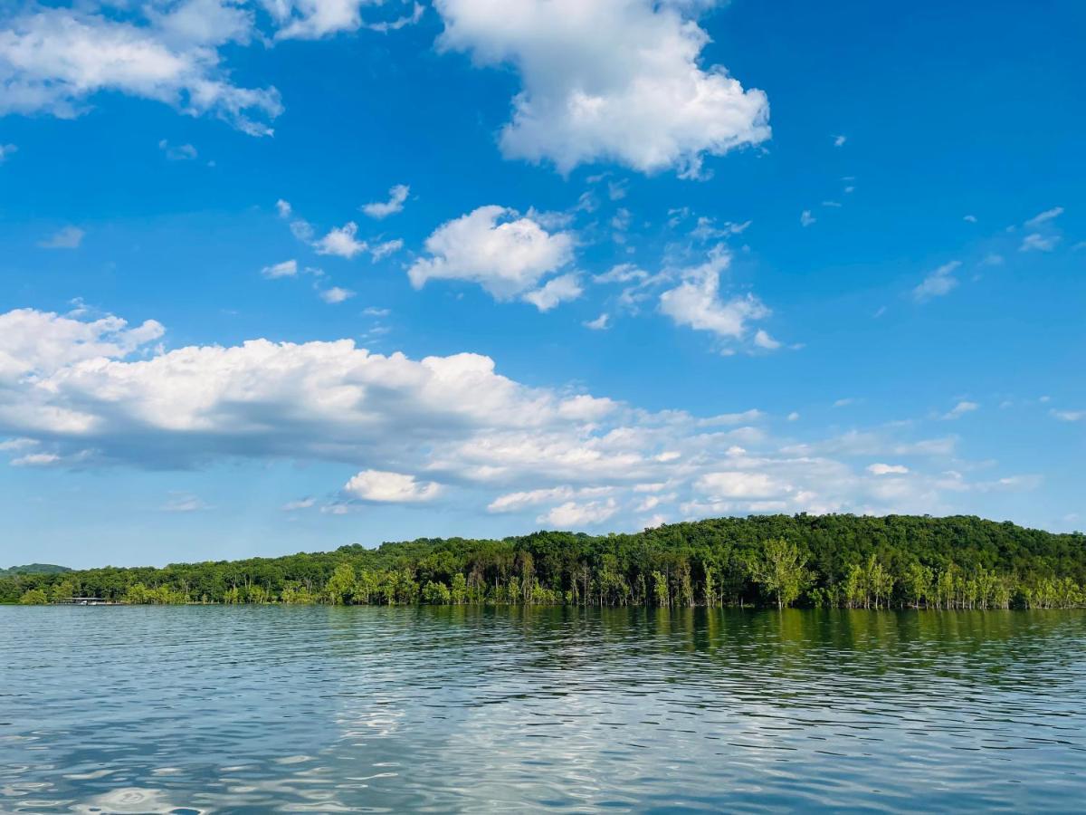 Lakefront And Lake View Indian Point Condo With Boat Slip Бренсън Екстериор снимка