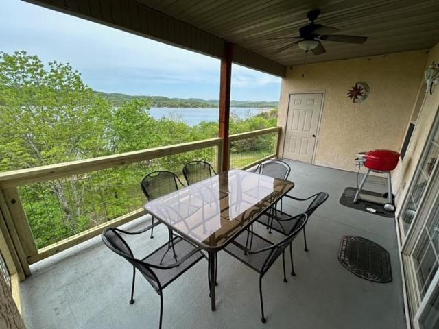 Lakefront And Lake View Indian Point Condo With Boat Slip Бренсън Екстериор снимка