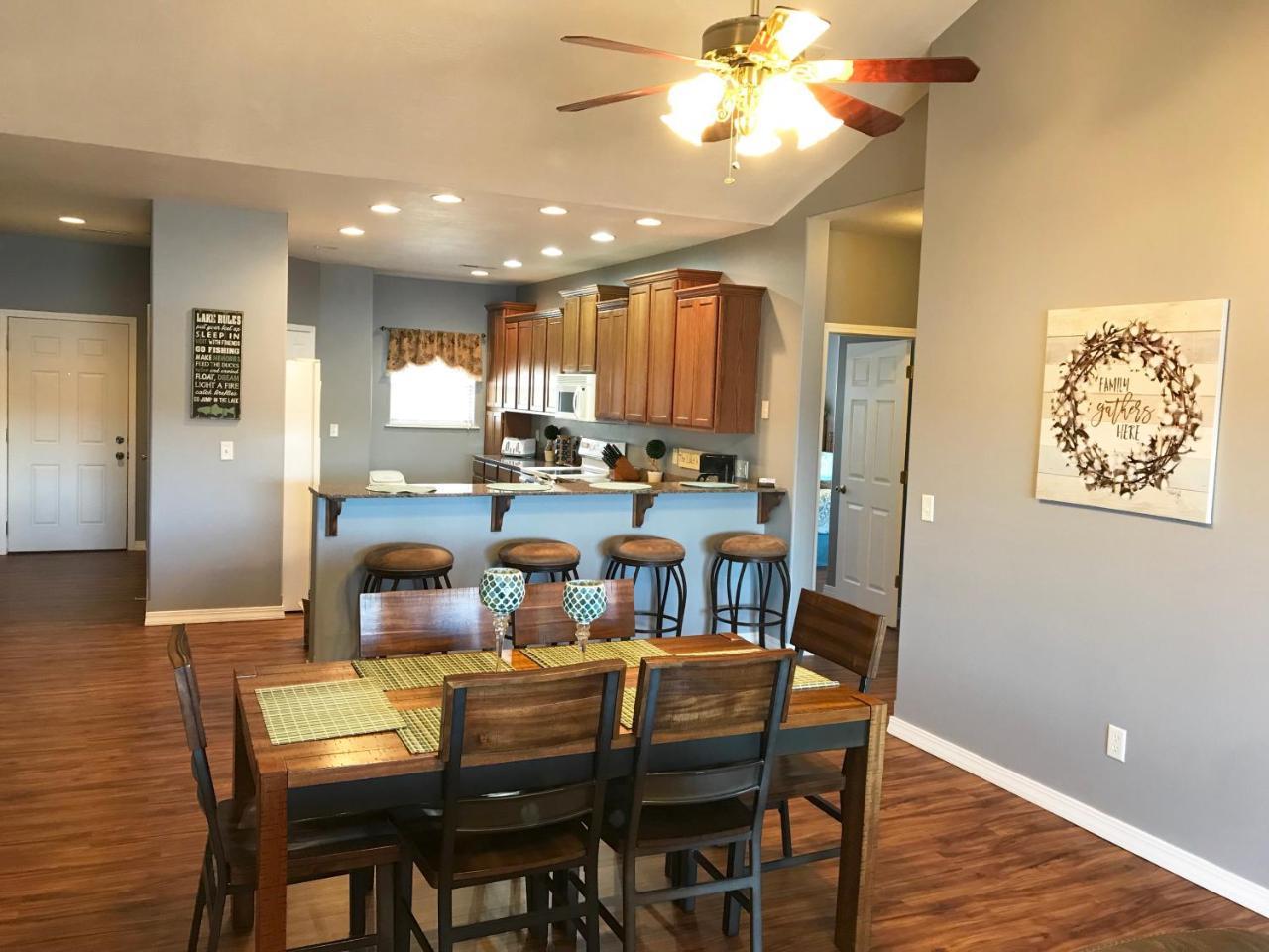 Lakefront And Lake View Indian Point Condo With Boat Slip Бренсън Екстериор снимка